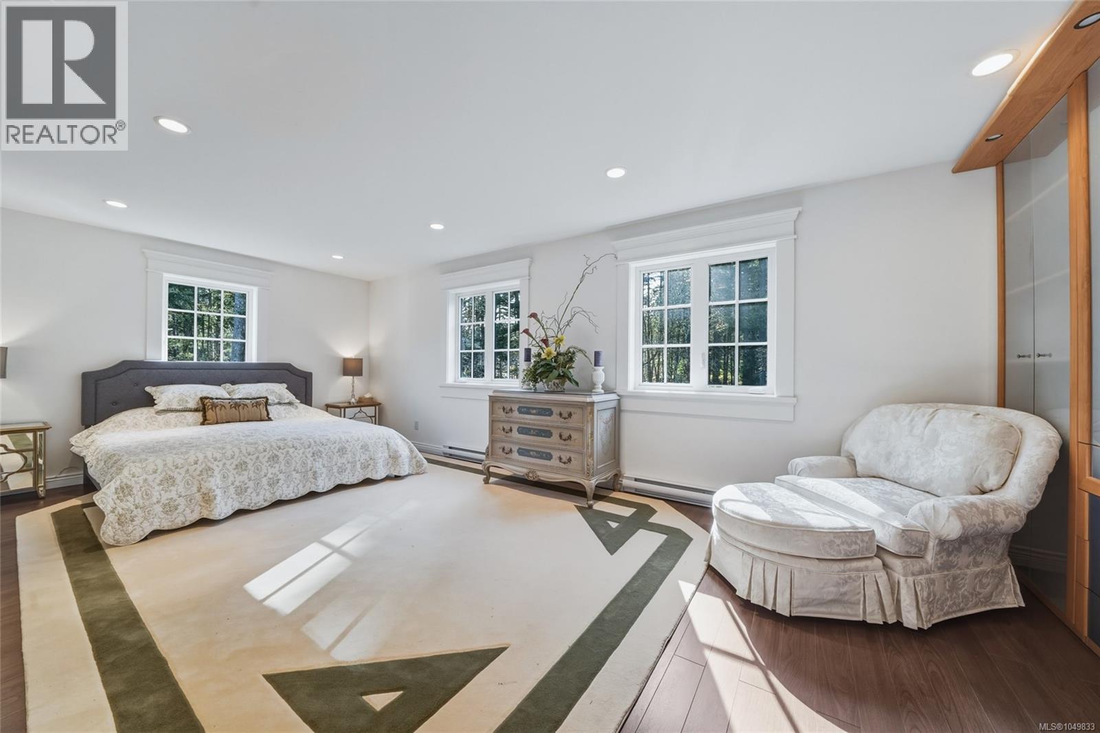 1708 Woodsend Dr, Saanich