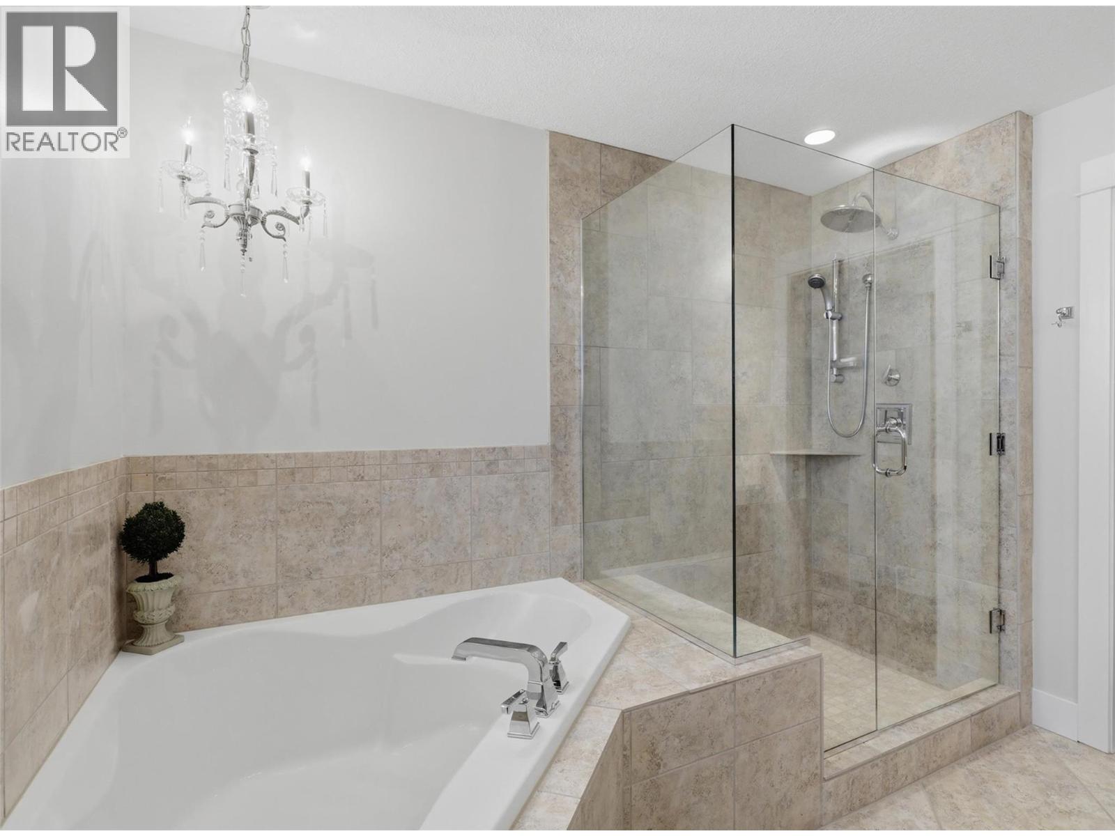 3950 Express Point Road Unit# 8, Scotch Creek