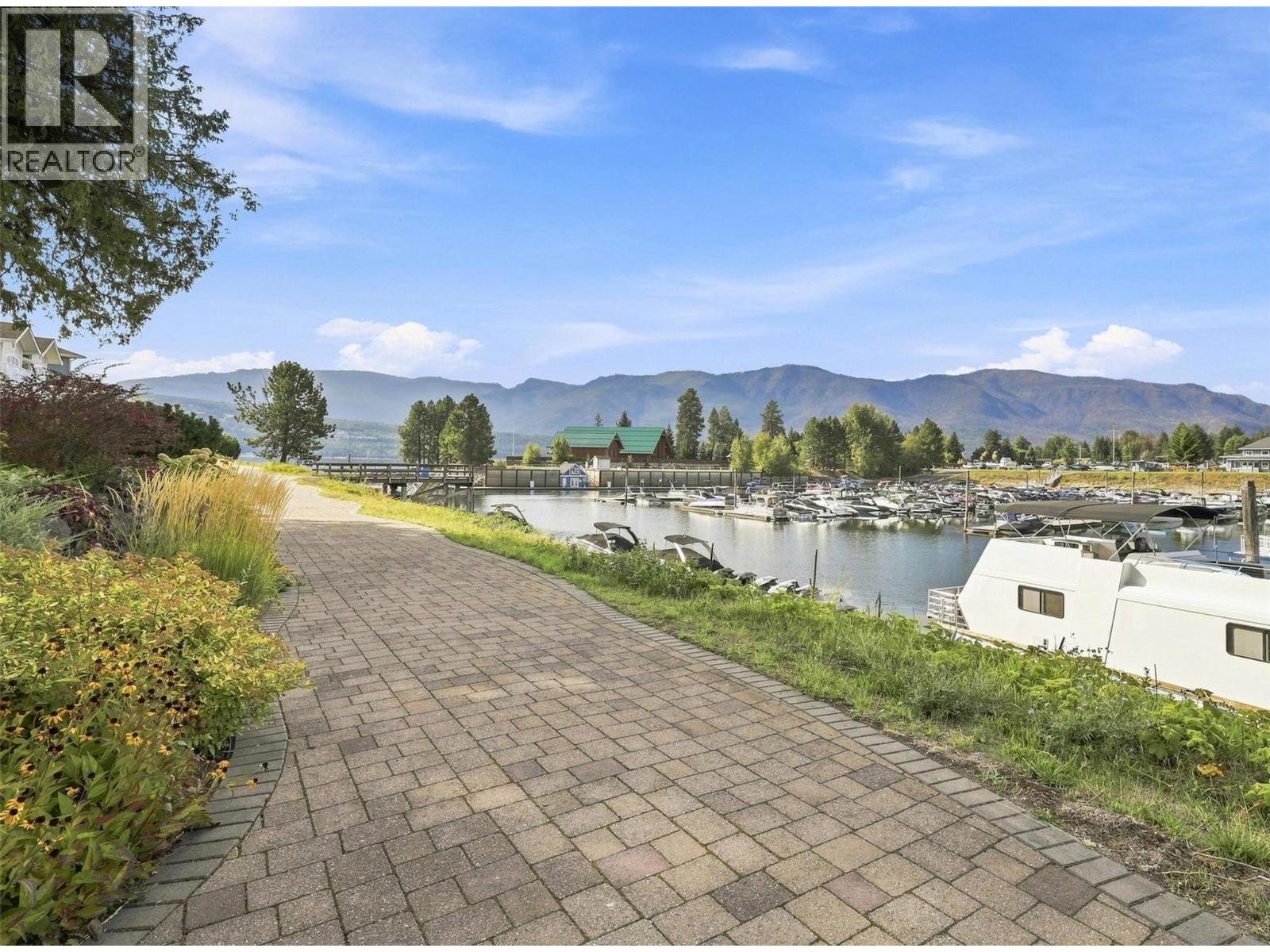 3950 Express Point Road Unit# 8, Scotch Creek