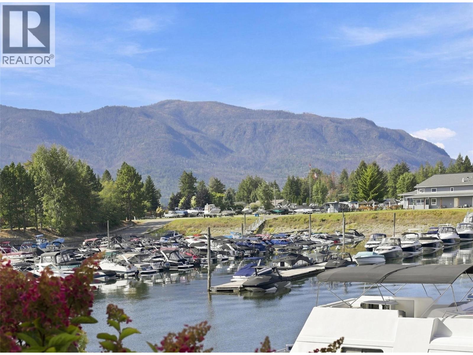 3950 Express Point Road Unit# 8, Scotch Creek