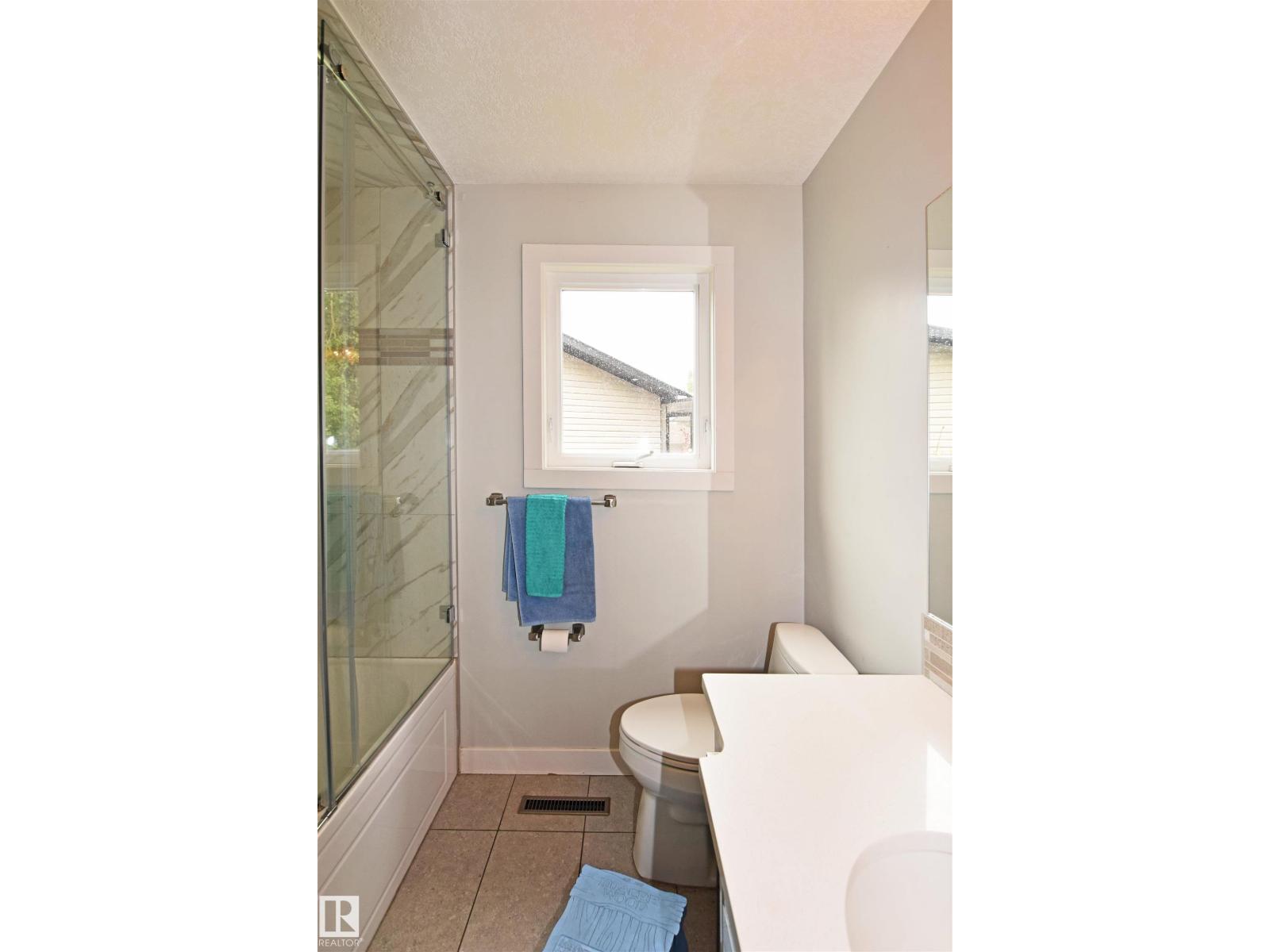 9657 68A ST NW - Image 21