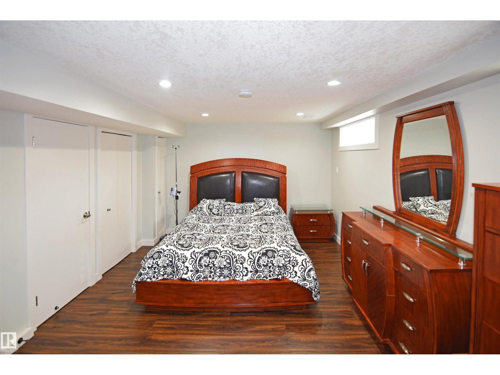 9657 68A ST NW - 27