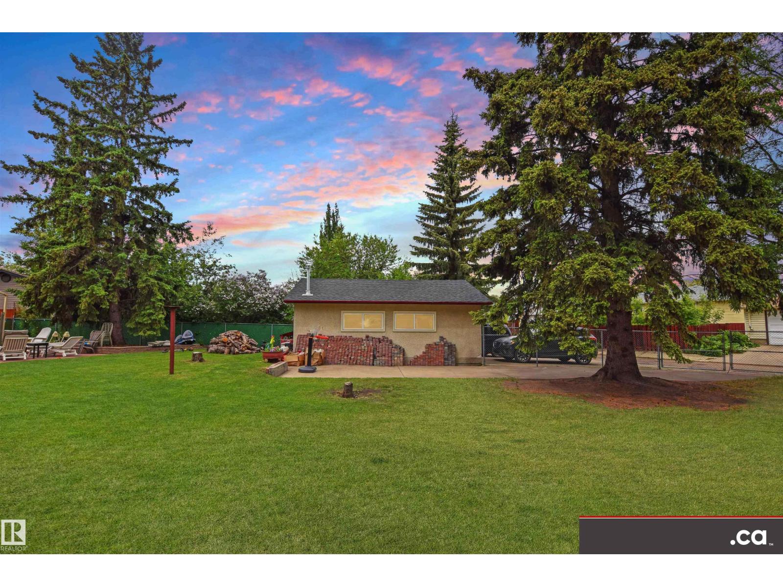 9657 68A ST NW - 32
