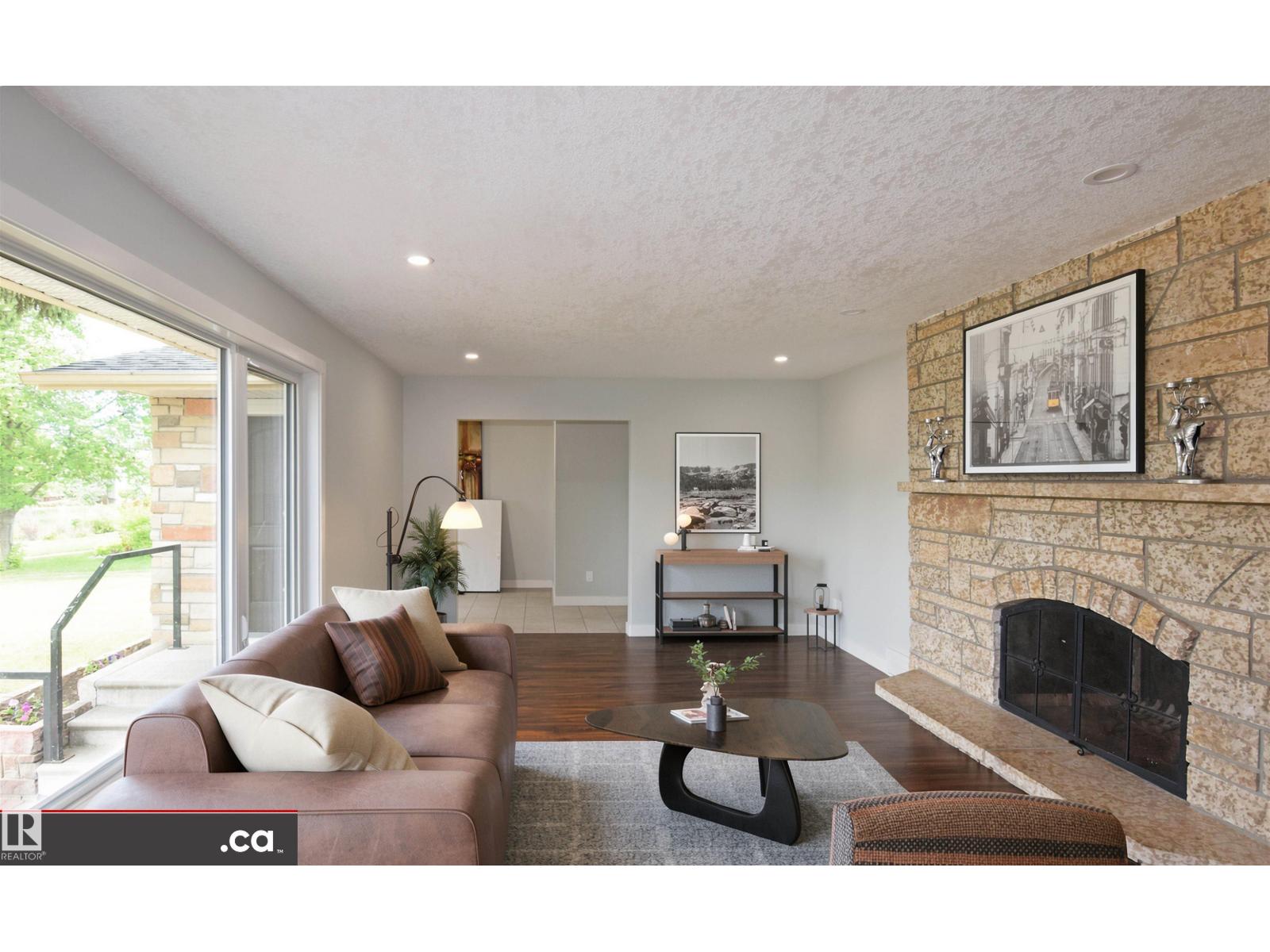 9657 68A ST NW - 4