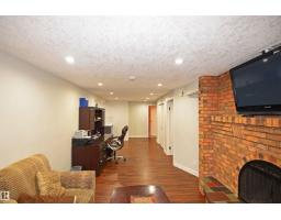 9657 68a St Nw, Edmonton, AB T6B1V3 Photo 25