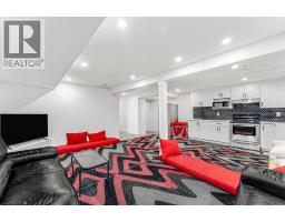 124 Castlebrook Road NE - photo 34