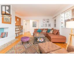 Entrance - 644 Fernhill Rd, Esquimalt, BC V9A4Y9 Photo 14