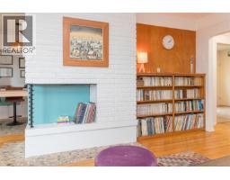 644 Fernhill Rd, Esquimalt, BC V9A4Y9 Photo 15