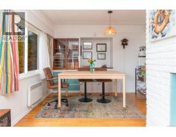 644 Fernhill Rd, Esquimalt, BC V9A4Y9 Photo 16