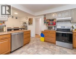 644 Fernhill Rd, Esquimalt, BC V9A4Y9 Photo 20