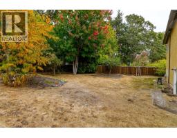 644 Fernhill Rd, Esquimalt, BC V9A4Y9 Photo 36
