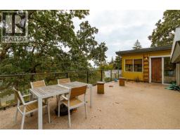 644 Fernhill Rd, Esquimalt, BC V9A4Y9 Photo 40