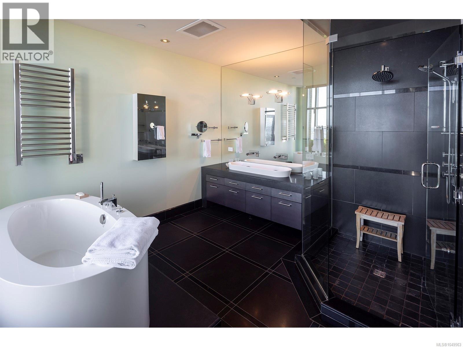 #910 845 Dunsmuir Rd - 46