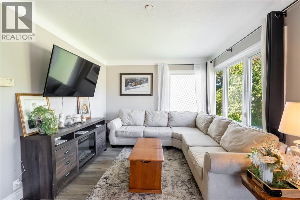 199 FANE STREET - 3
