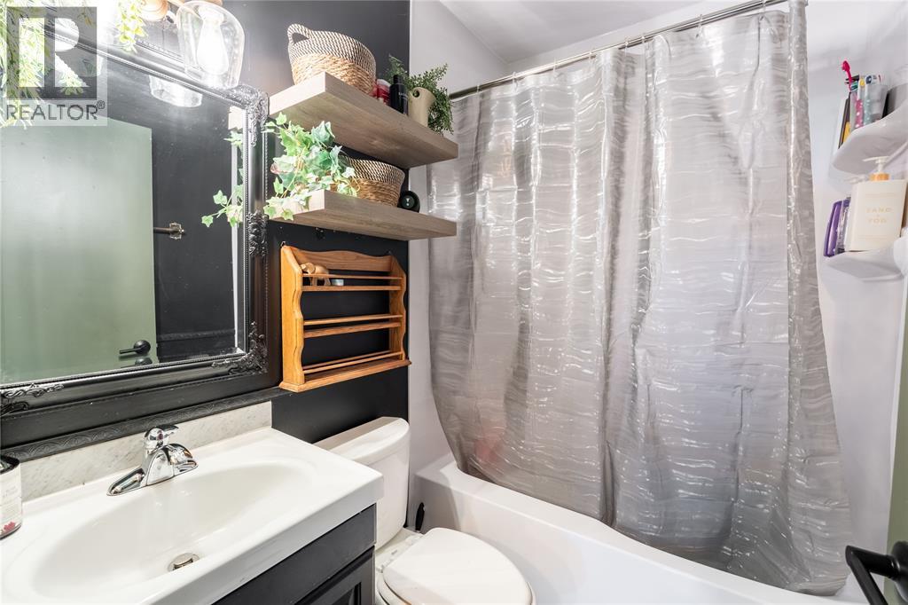 199 FANE STREET - 9