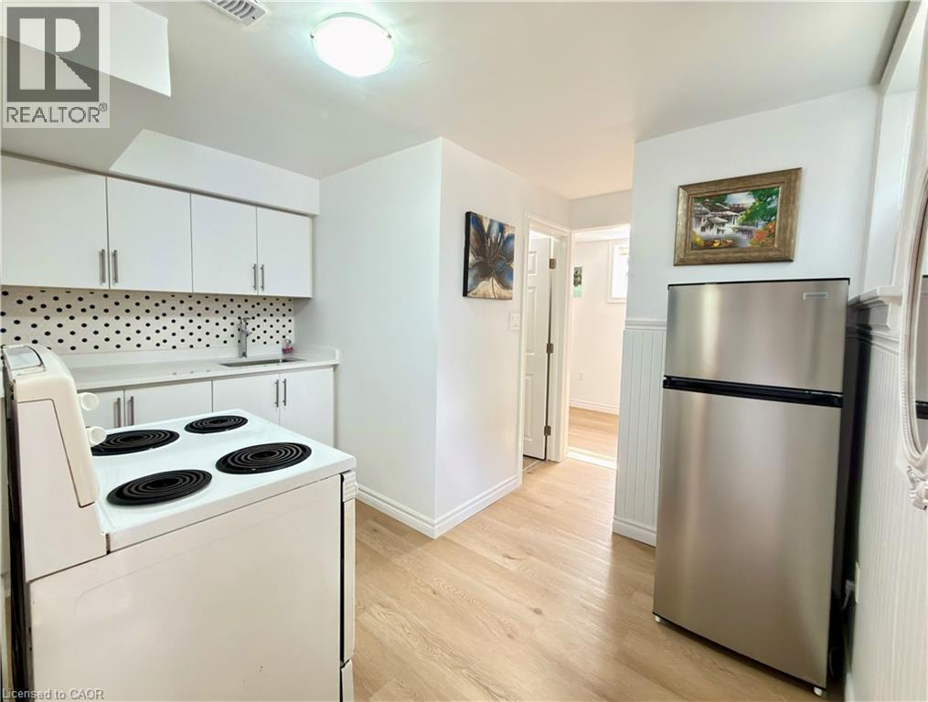 87 SHELDON Avenue N Unit# 2 — photo 3