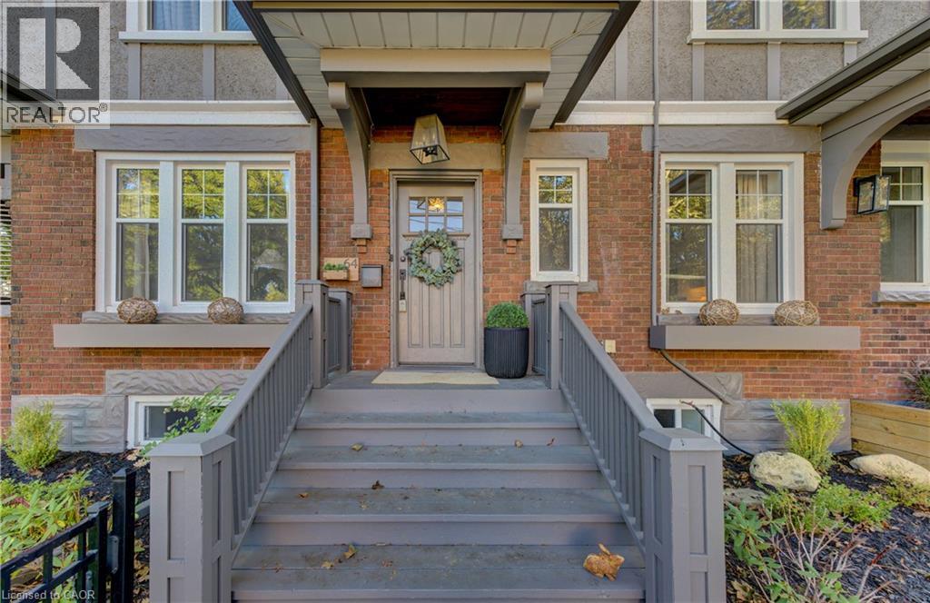 64 WILLIAM Street W — photo 3