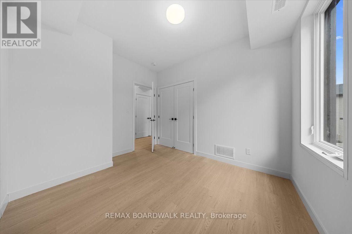 3 Bed, 2 Bath Multi-Family for Rent in Ottawa – UNIT 3 – 315 SAVARD AVENUE, Ottawa – MLS# X13788722 - Image 12
