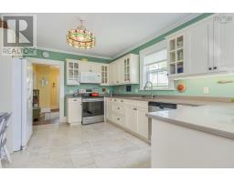 206 Fox Street, Lunenburg, NS B0J2C0 Photo 13