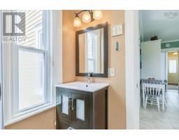 206 Fox Street, Lunenburg, NS B0J2C0 Photo 18