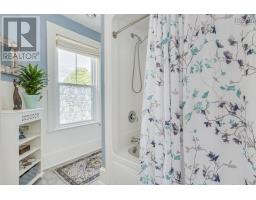 206 Fox Street, Lunenburg, NS B0J2C0 Photo 25
