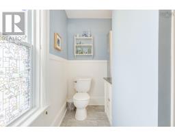206 Fox Street, Lunenburg, NS B0J2C0 Photo 26