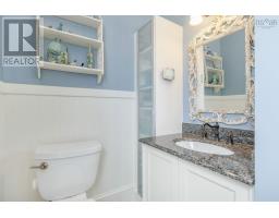 206 Fox Street, Lunenburg, NS B0J2C0 Photo 27