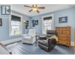 206 Fox Street, Lunenburg, NS B0J2C0 Photo 30
