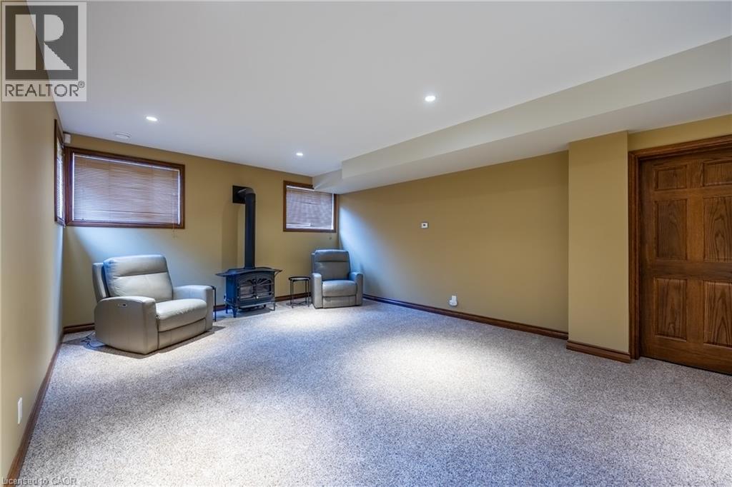 493 FISHER'S GLEN Road - Image 24