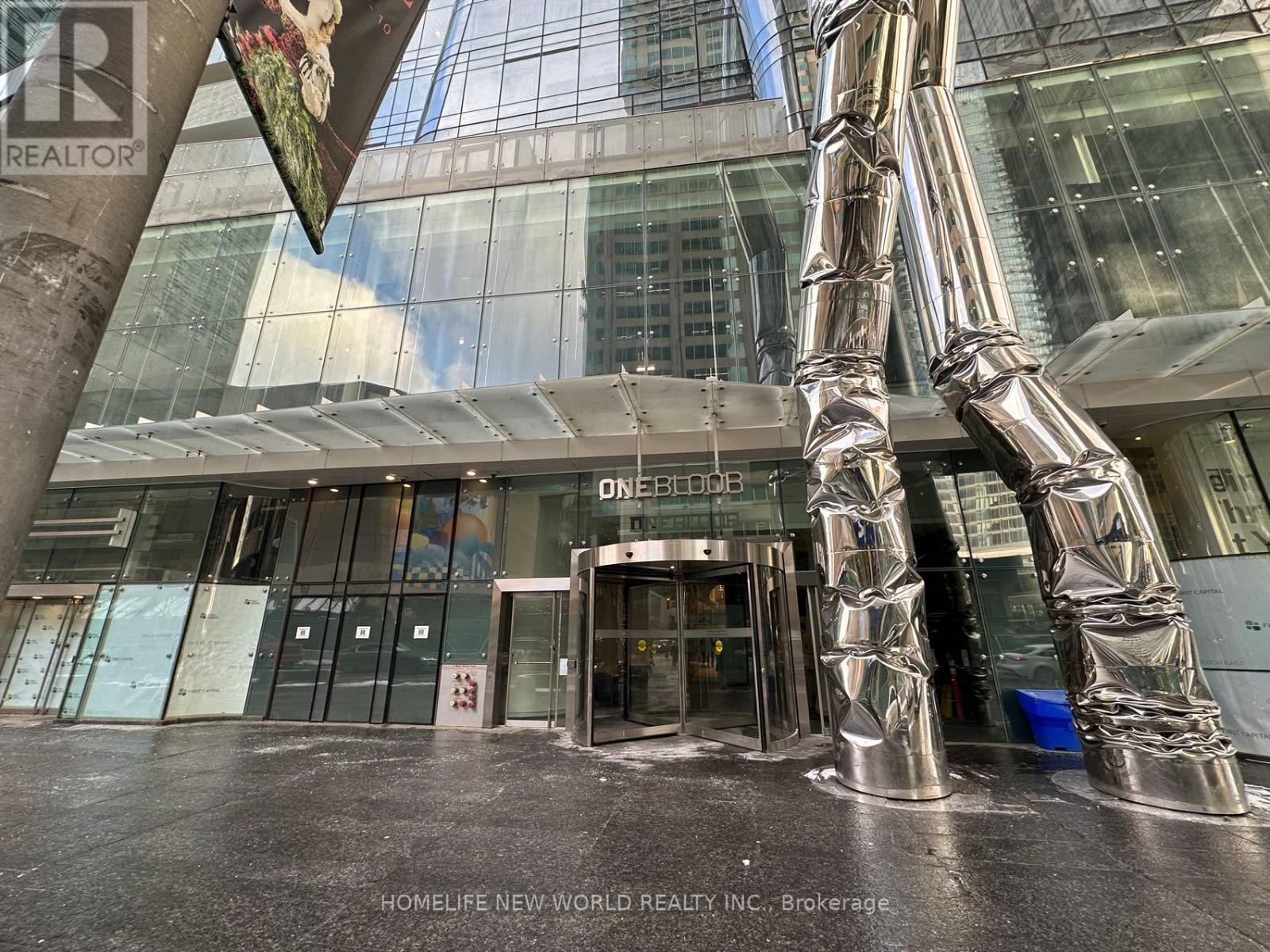 Photo of 5004 - 1 BLOOR STREET E