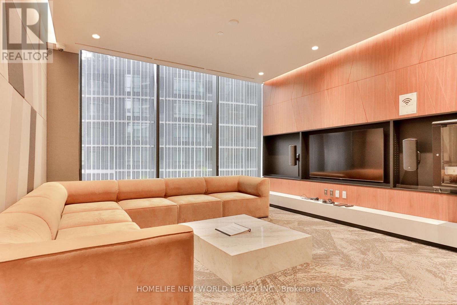 #812 17 BATHURST STREET - 20