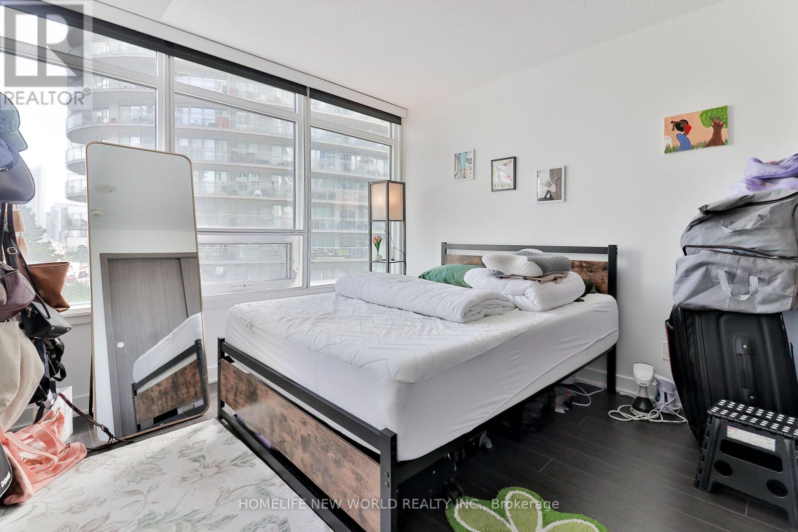 #812 17 BATHURST STREET - 8