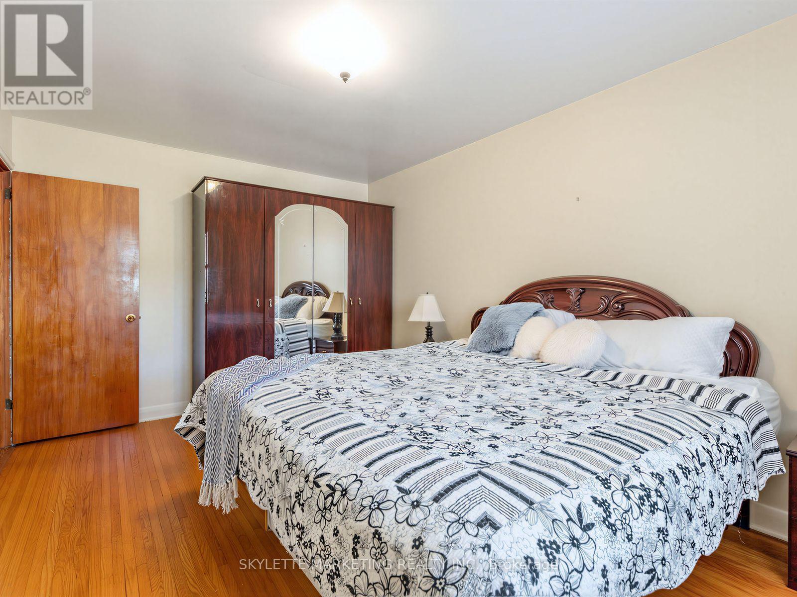 14 BARDWELL CRESCENT - 18