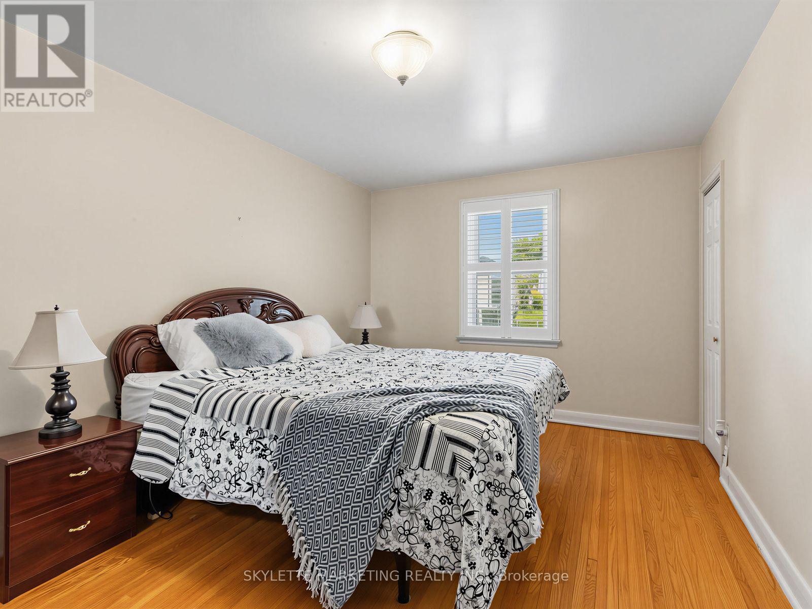 14 BARDWELL CRESCENT - 19