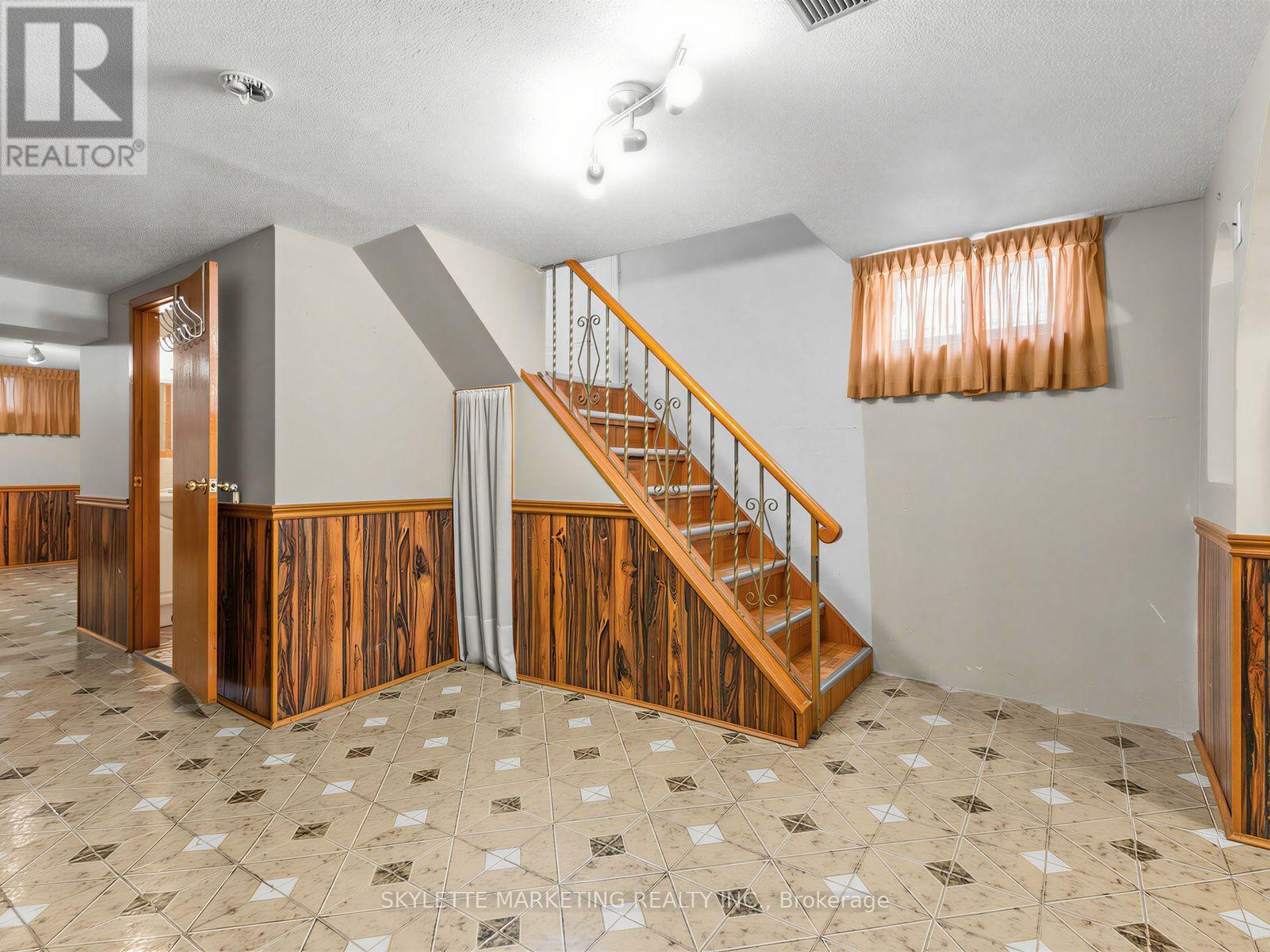 14 BARDWELL CRESCENT - 25