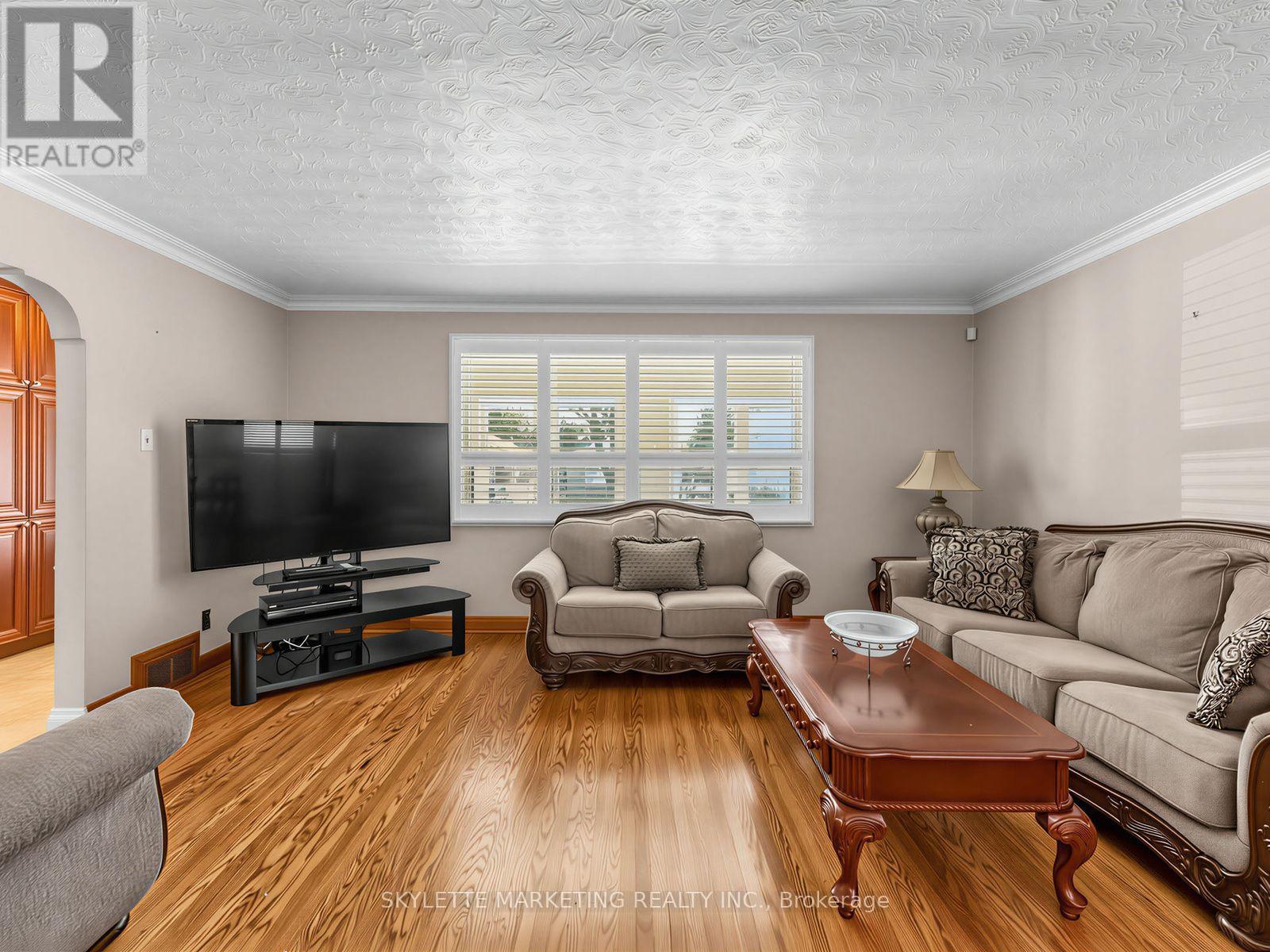 Photo of 14 BARDWELL CRESCENT