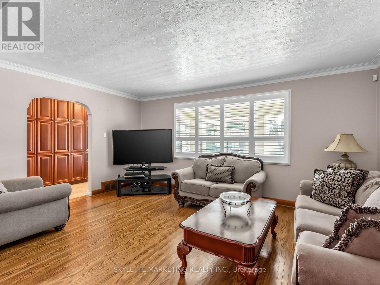 14 BARDWELL CRESCENT - 8