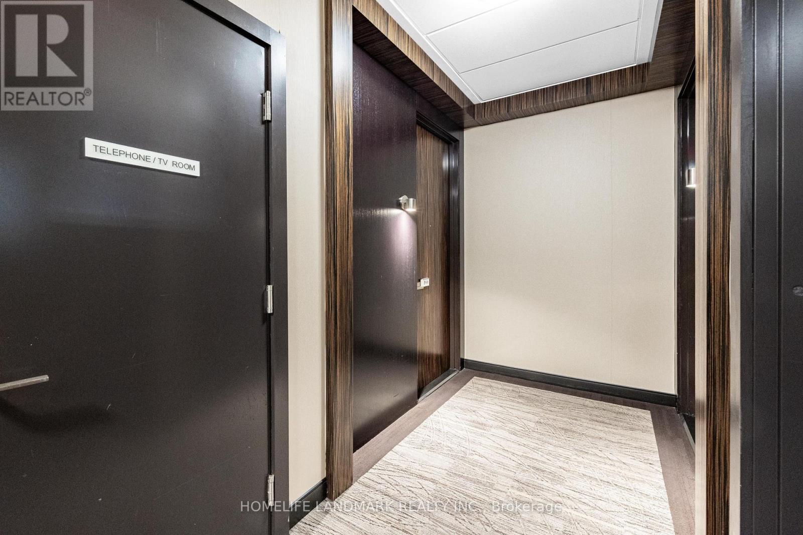 #325-PH9 325 SOUTH PARK ROAD - 21
