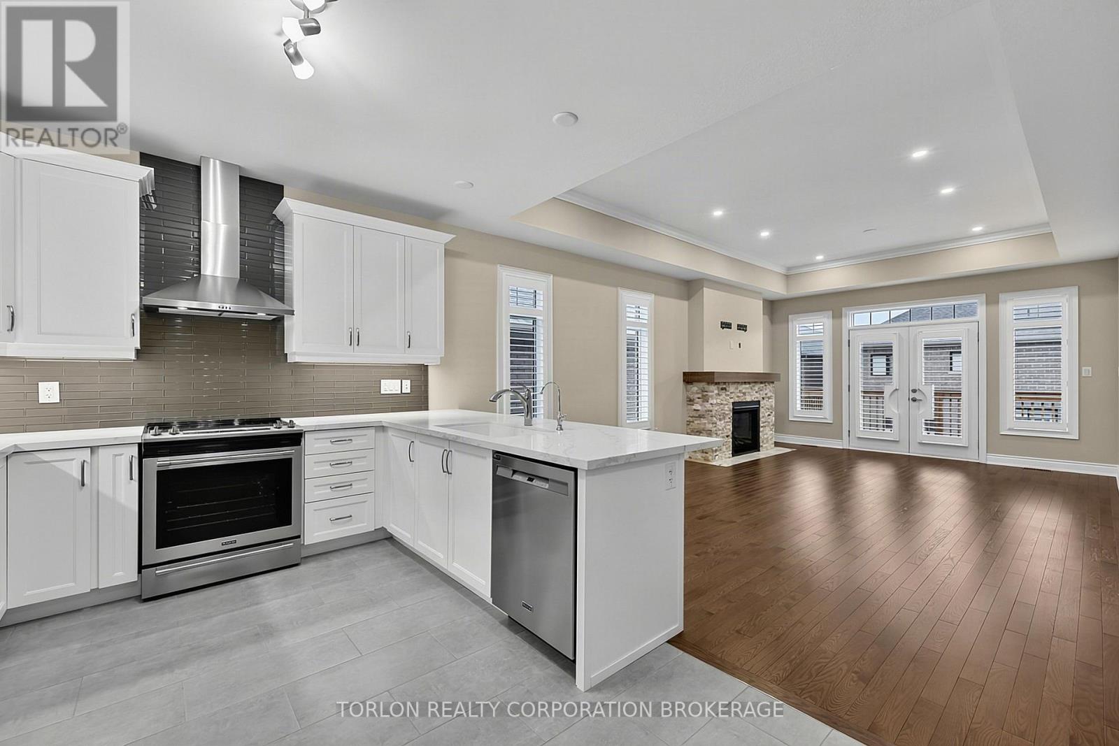 #4 76 SUMMERHILL DRIVE - 11