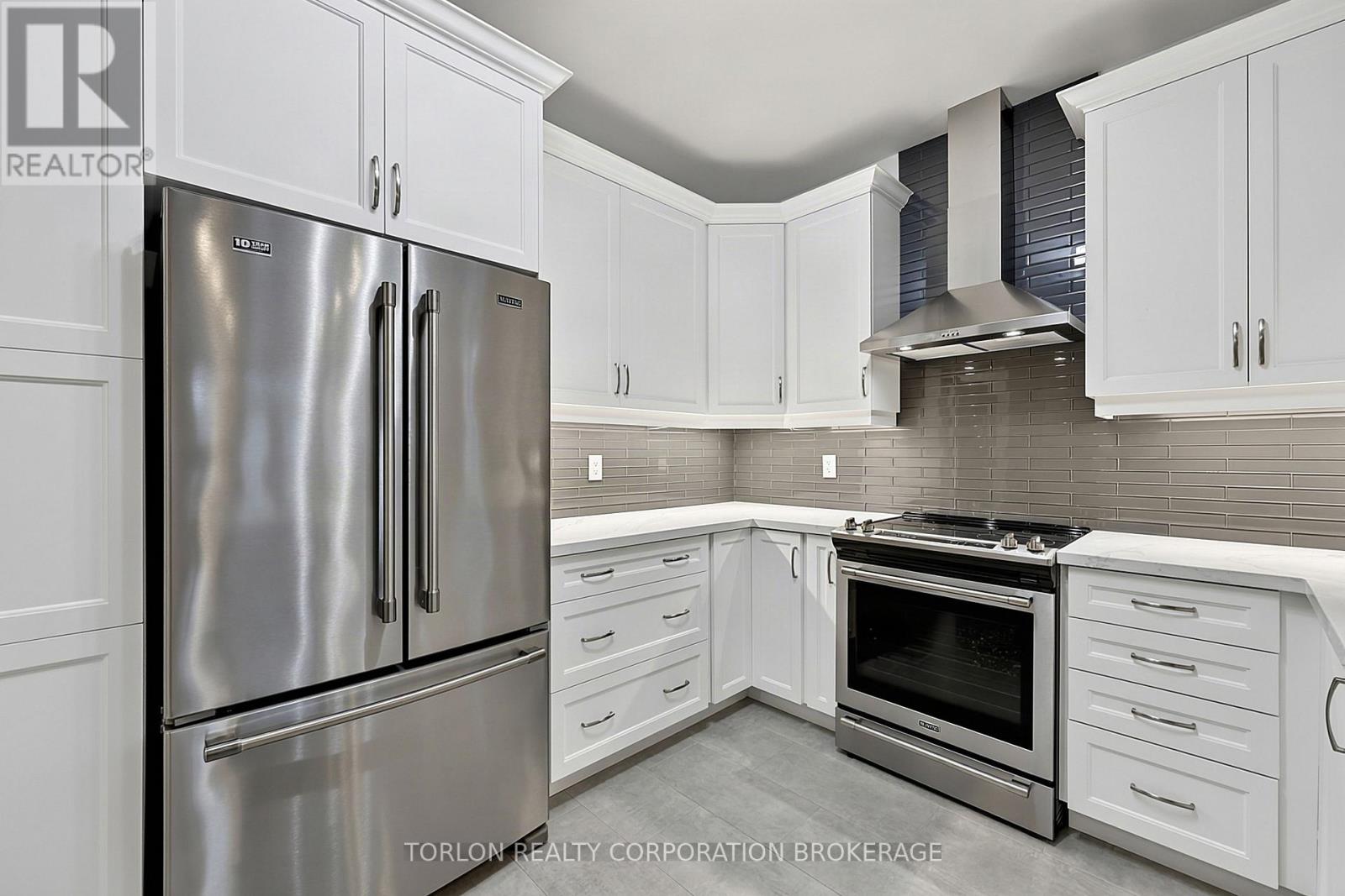 #4 76 SUMMERHILL DRIVE - 13