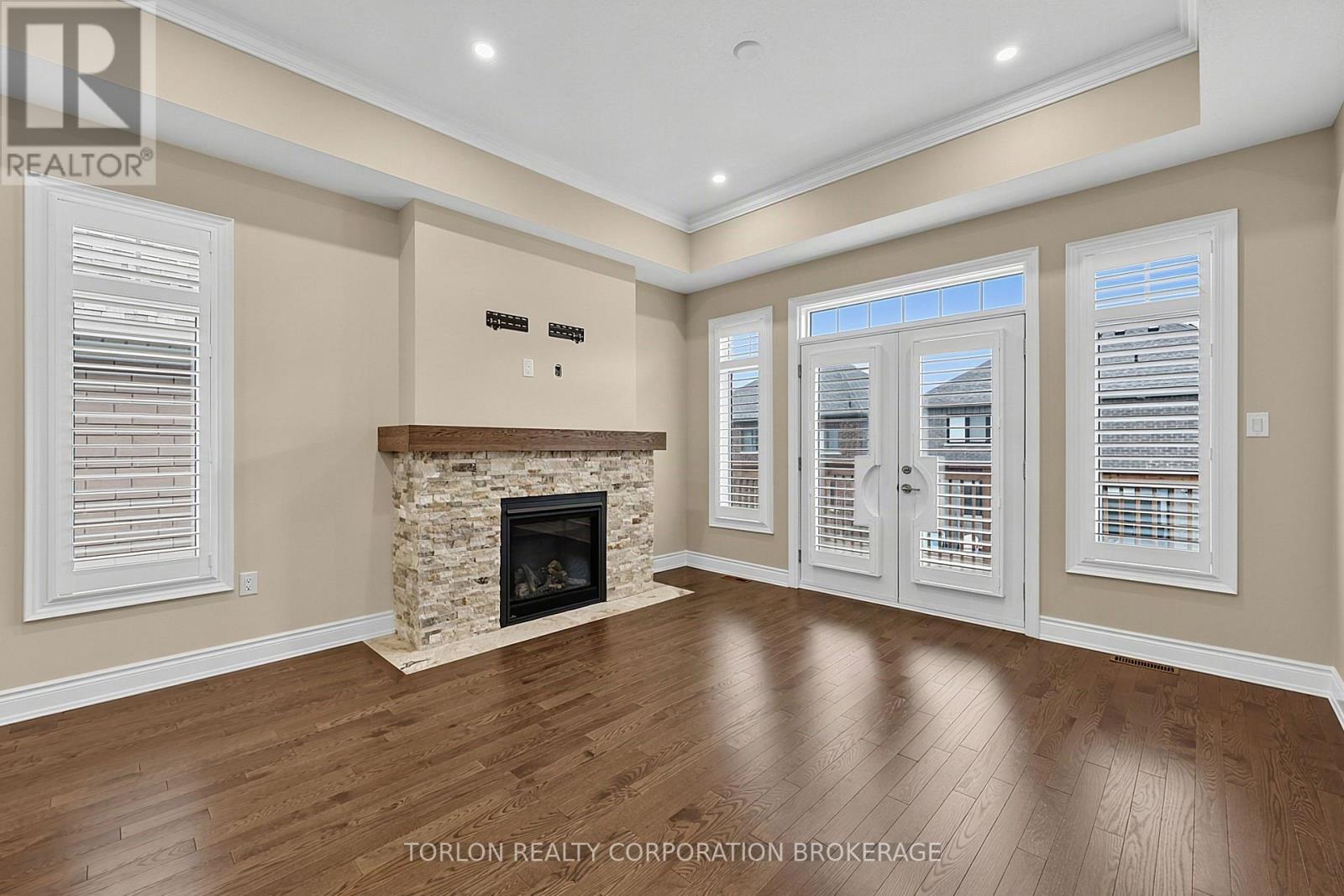 #4 76 SUMMERHILL DRIVE - 17