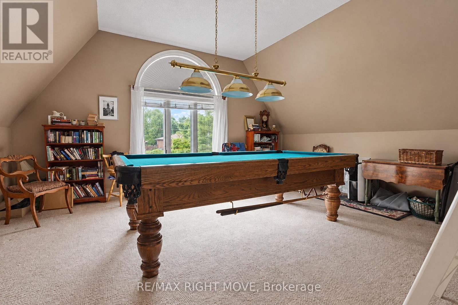 2199 THOMSON CRESCENT - 39