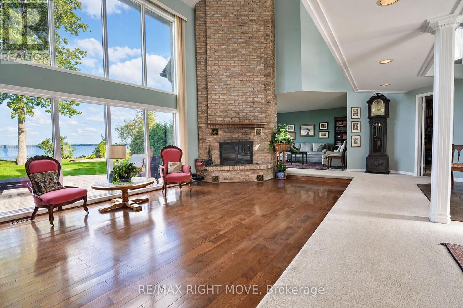 2199 THOMSON CRESCENT - 7