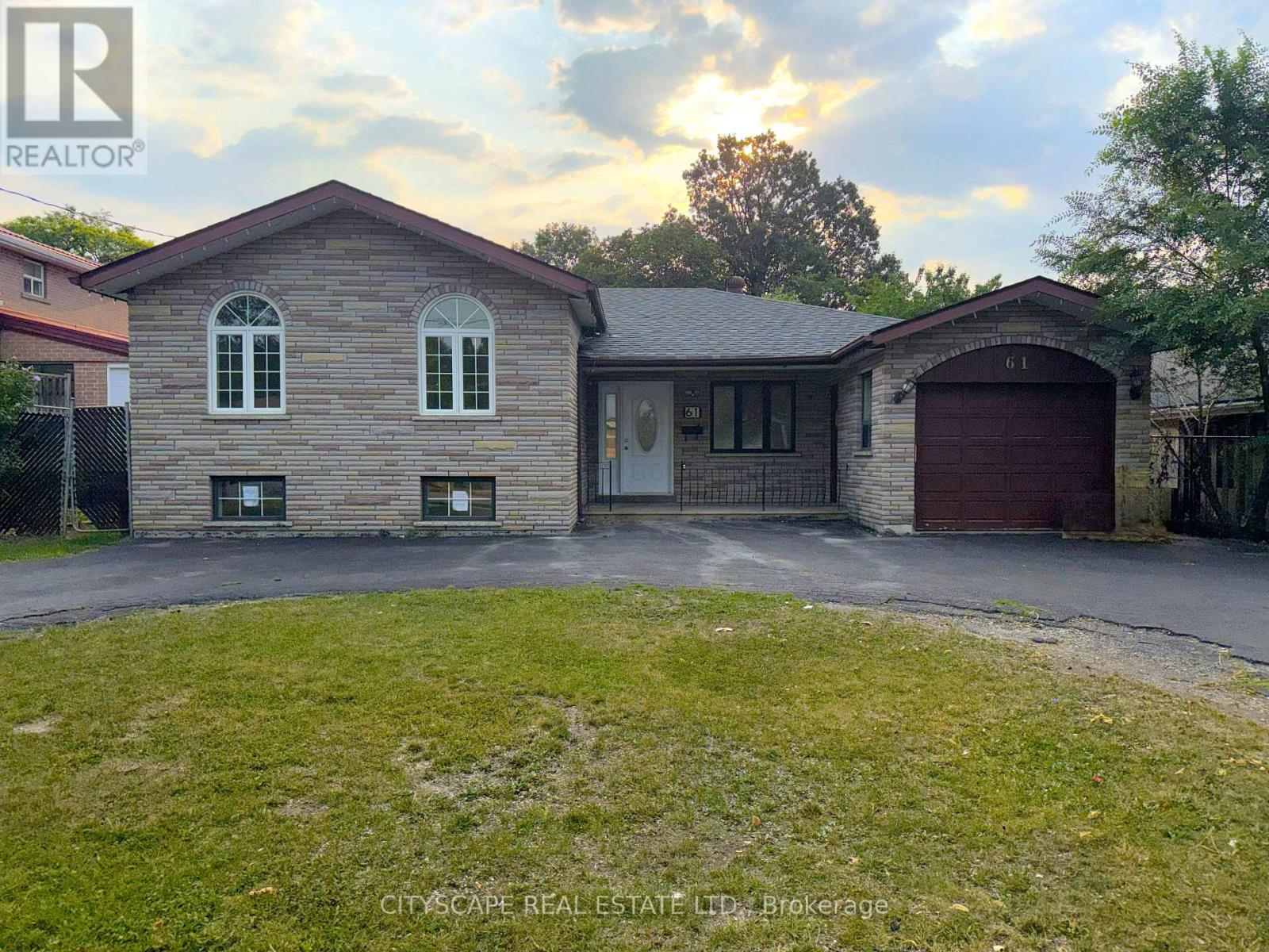 Photo of 61 BLOOMINGTON CRESCENT
