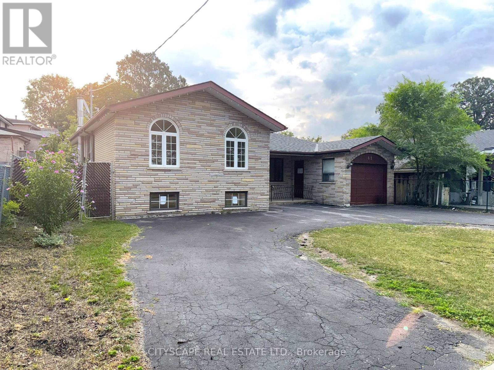 Photo of 61 BLOOMINGTON CRESCENT