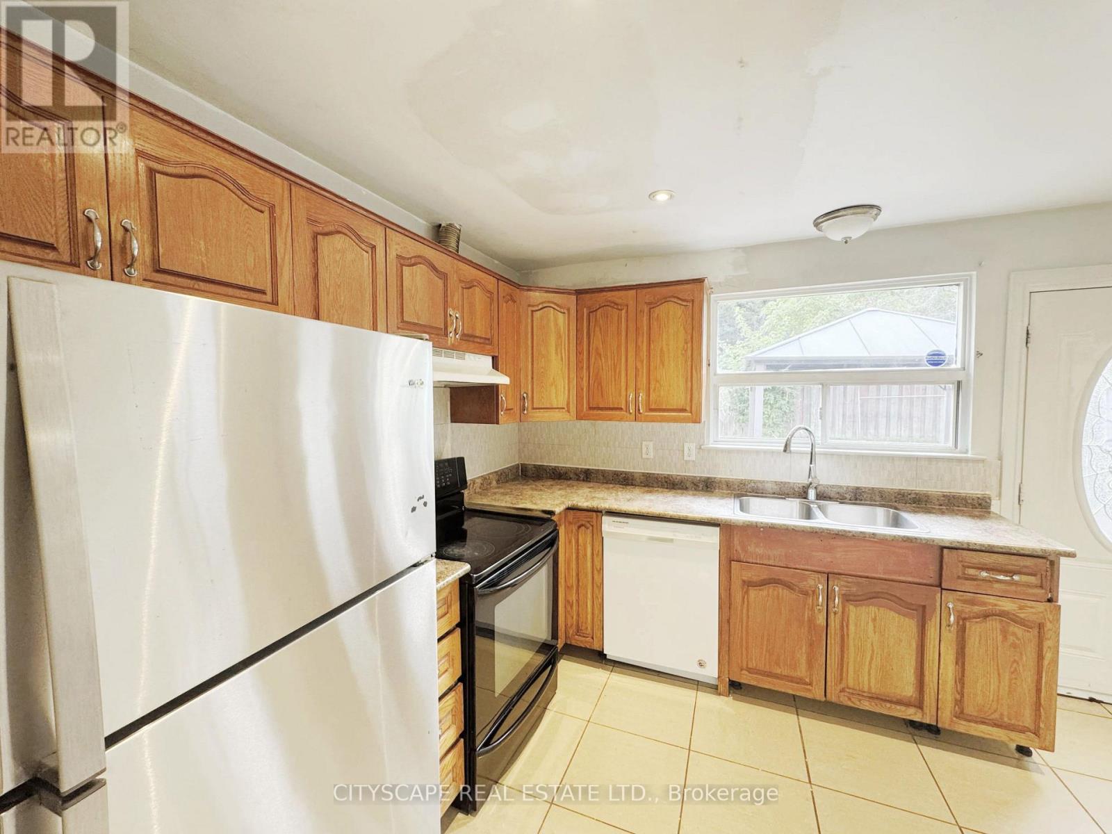 Photo of 61 BLOOMINGTON CRESCENT