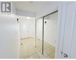 Kitchen - 61 Bloomington Crescent, Toronto, ON M3N1R2 Photo 6