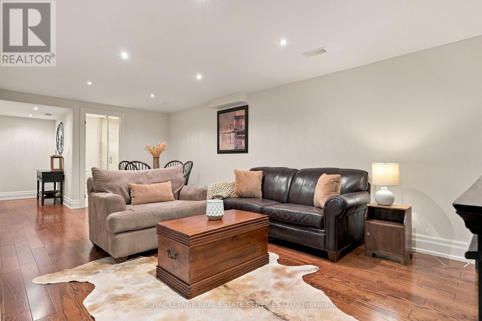 125 ULSTER DRIVE - 39