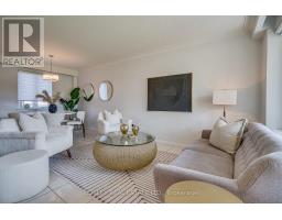 Living room - 74 Raven Road, Toronto, ON M6L2A7 Photo 7