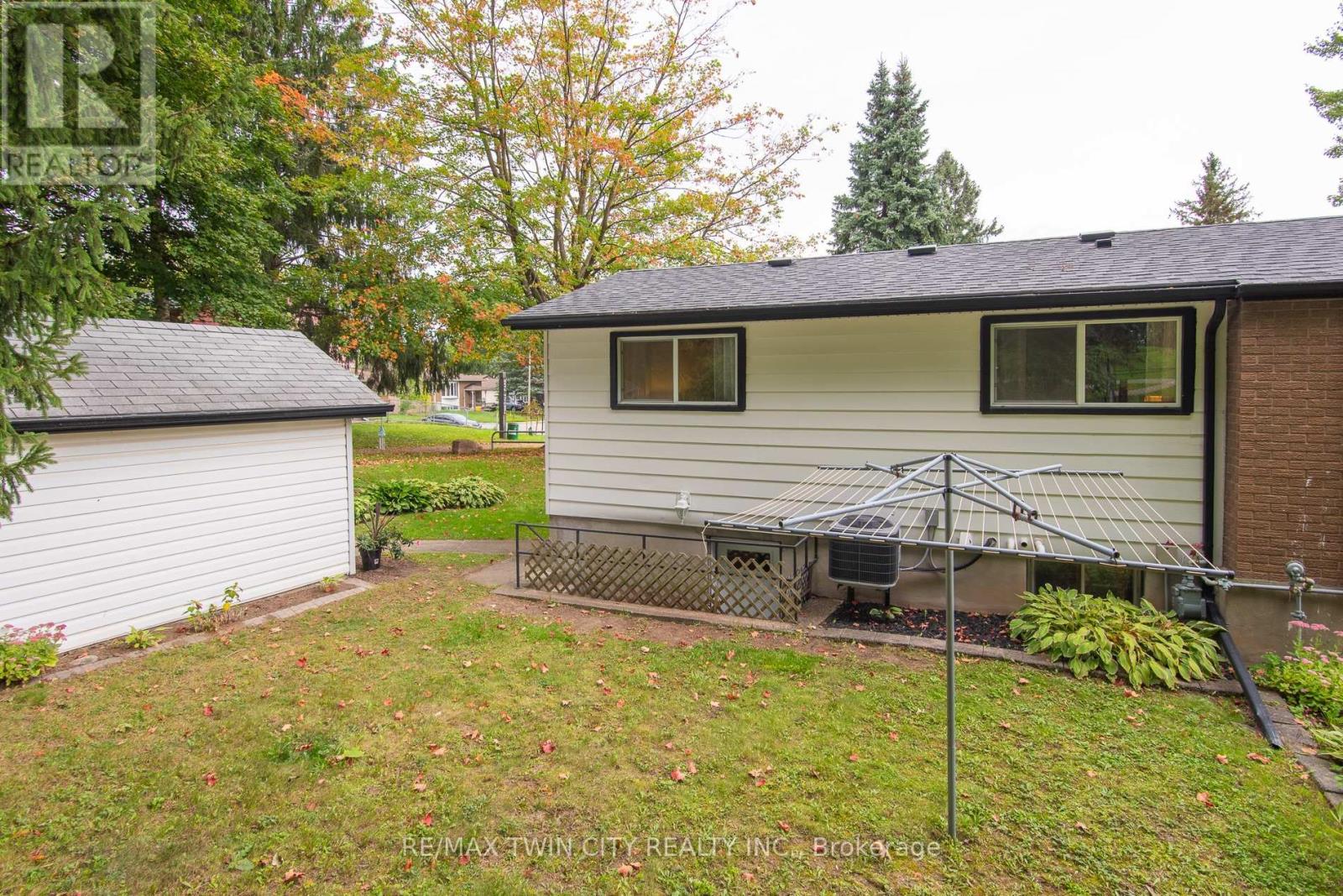 218 PINEDALE DRIVE - 12